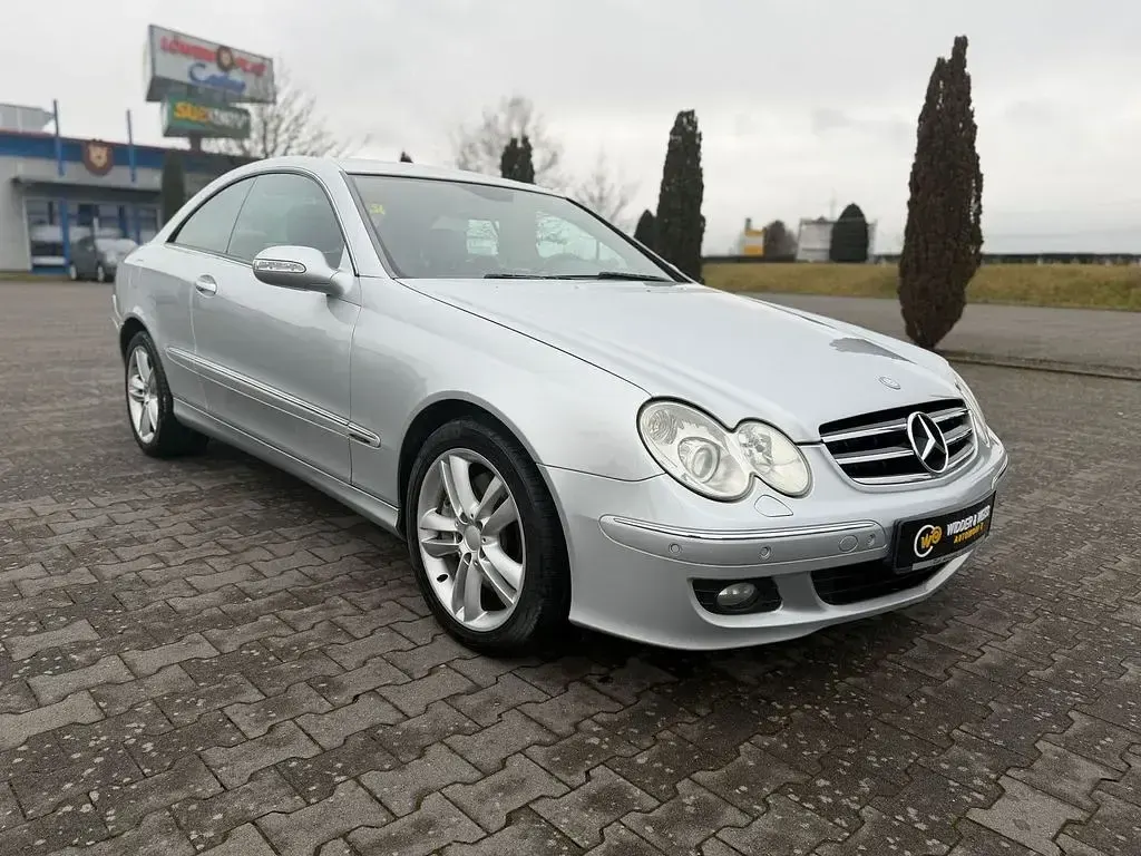 Gebraucht Mercedes CLK320 224 PS (164 kW) 2007 Iridiumsilber Coupé