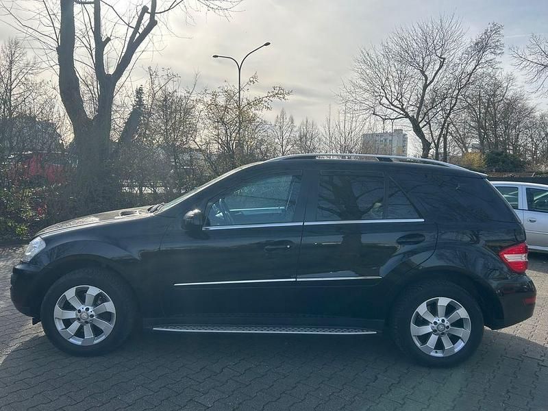 Gebraucht Mercedes ML350 224 PS (164 kW) 2009 Schwarz SUV
