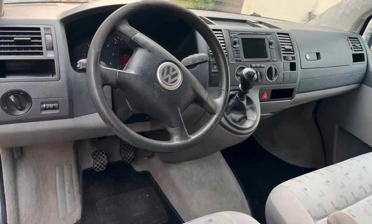 Gebraucht VW Caravelle 131 PS (96 kW) 2005 Silber Van