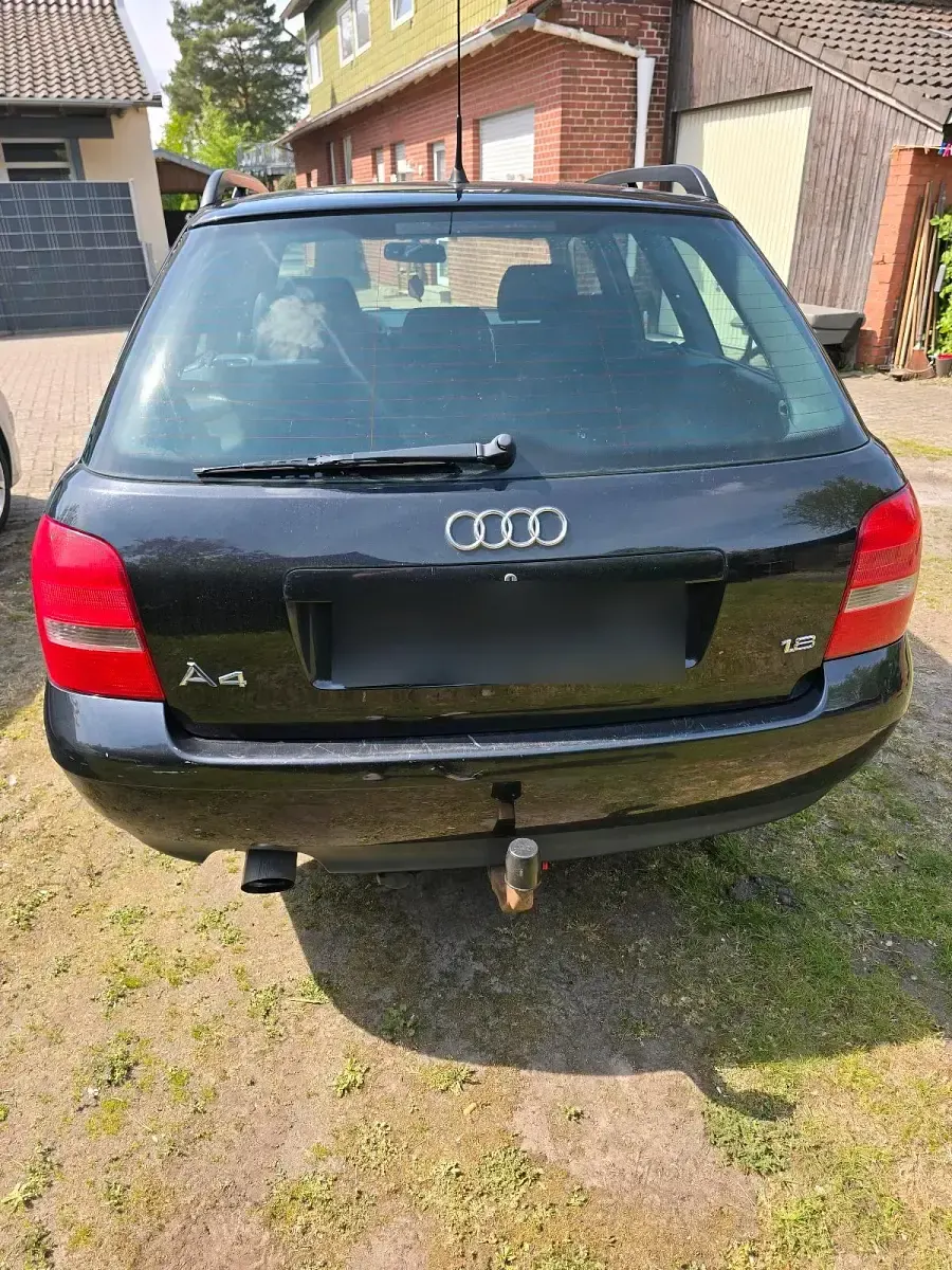 Second-hand Audi A4 110 CP (80 kW) 2000 Negru Break