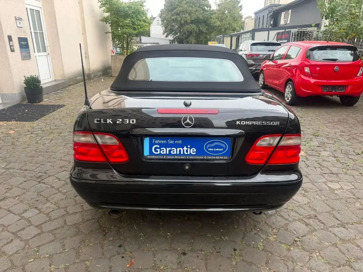 Gebraucht Mercedes CLK230 Elegance 197 PS (144 kW) 2002 Schwarz Cabrio