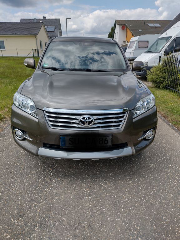 Braun Gebraucht 2012 Toyota RAV4 Travel SUV | 11.500 € (Guter Preis) - Bild 1/4