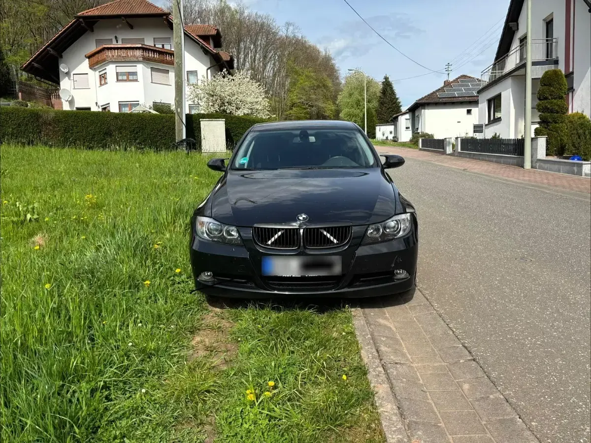 Gebraucht BMW 320 150 PS (110 kW) 2006 Schwarz Limousine