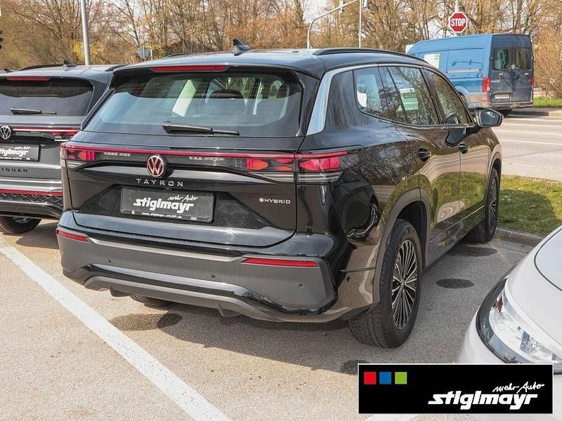 Gebraucht VW Tayron Life 204 PS (150 kW) 2025 Grenadillschwarz metallic SUV