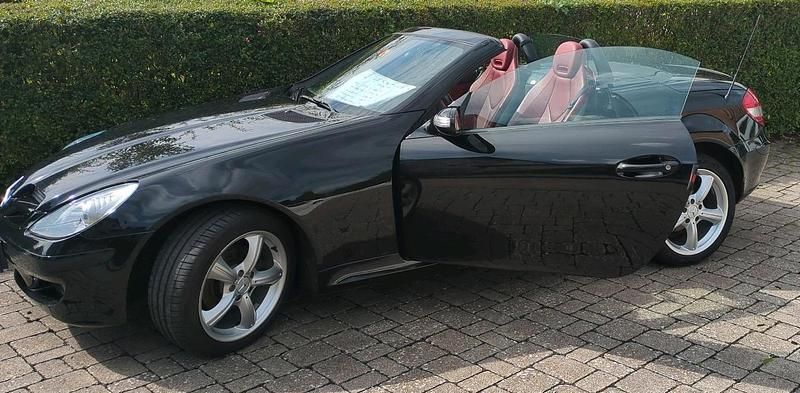 Schwarz Gebraucht 2006 Mercedes SLK200 Cabrio | 11.500 € (Fairer Preis) - Bild 1/4