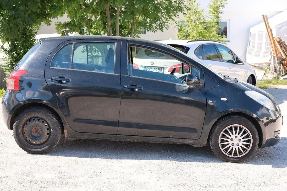 Gebraucht Toyota Yaris Team 90 PS (66 kW) 2008 Schwarz Kleinwagen