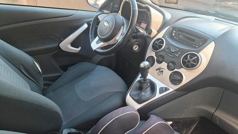 Gebraucht Ford Ka 75 PS (55 kW) 2010 Schwarz Kleinwagen