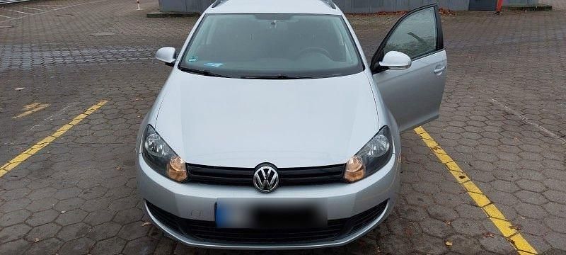 Gebraucht VW Golf VI Comfortline 105 PS (77 kW) 2010 Silber Kleinwagen