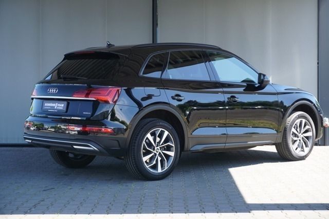 Gebraucht Audi Q5 Ambiente 204 PS (150 kW) 2021 Brillantschwarz SUV