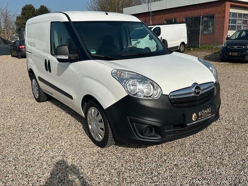 Gebraucht Opel Combo 95 PS (69 kW) 2018 Weiß Van / Kleinbus