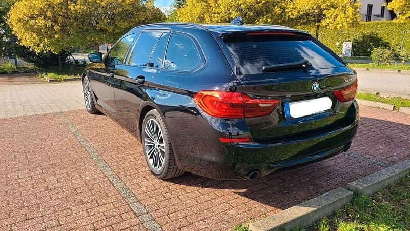 Gebraucht BMW 520 Shadowline 190 PS (139 kW) 2019 Schwarz Kombi