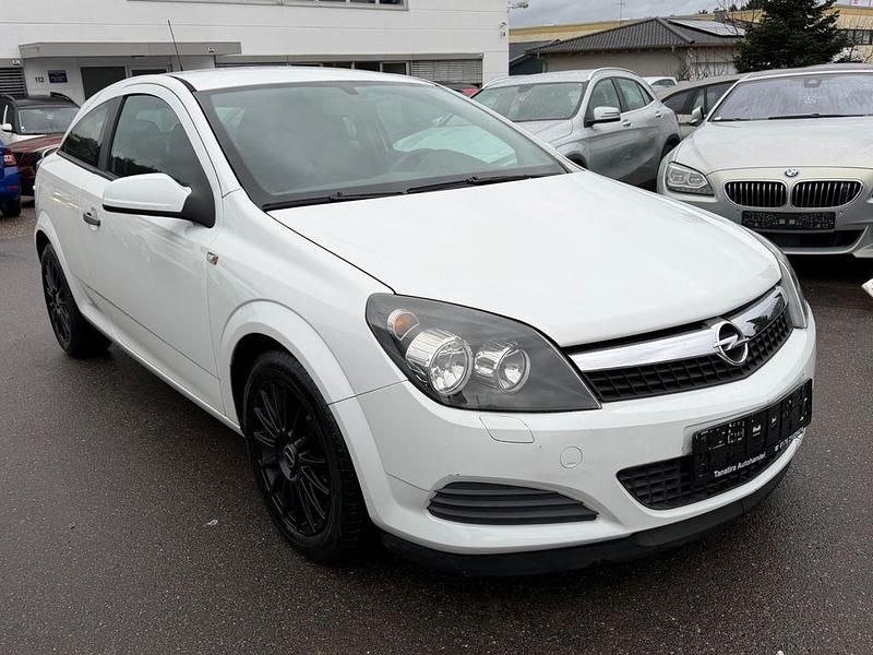 Gebraucht Opel Astra GTC Selection 90 PS (66 kW) 2009 Weiß Coupé