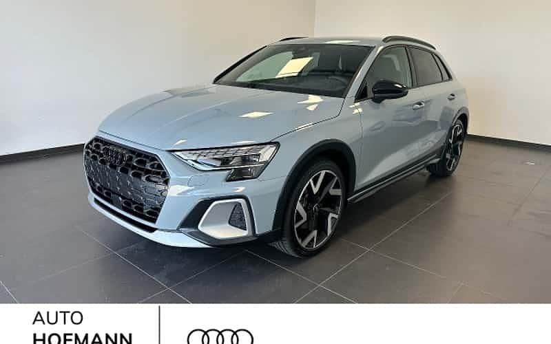Grau Gebraucht 2024 Audi A3 Sportback Ambiente Kleinwagen | 46.280 € - Bild 1/4