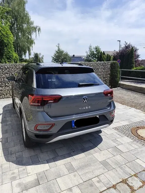 Gebraucht VW T-Roc Life 110 PS (80 kW) 2023 Grau SUV