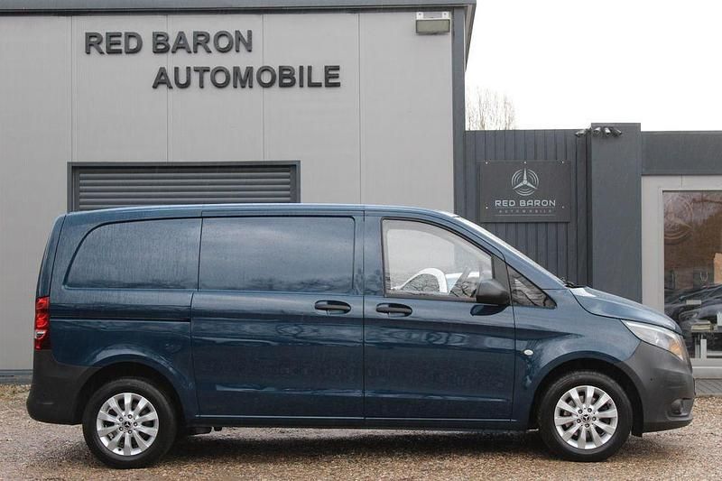 Gebraucht Mercedes Vito 114 PS (83 kW) 2016 Blau Van