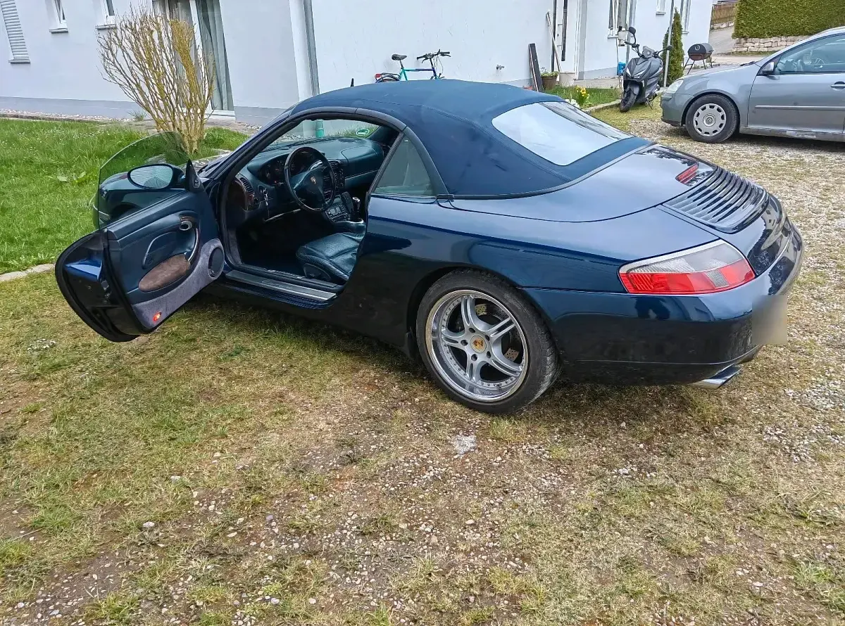 Gebraucht Porsche 996 300 PS (220 kW) 1999 Blau Cabrio