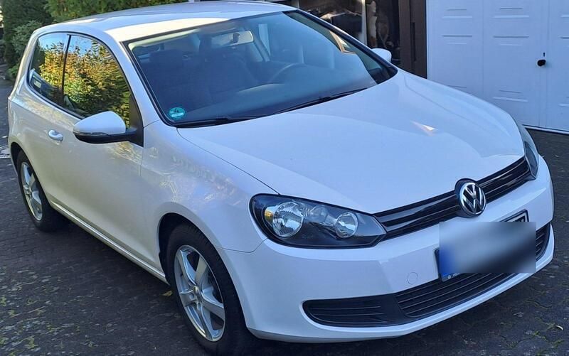 Weiß Gebraucht 2010 VW Golf VI Trendline Limousine | 3.100 € (Fairer Preis) - Bild 1/4
