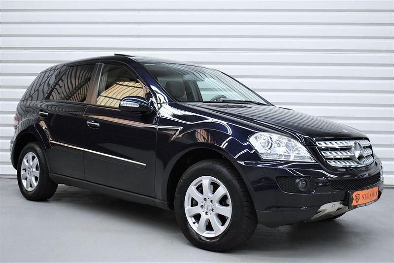 Second-hand Mercedes ML320 224 CP (164 kW) 2007 Albastru SUV