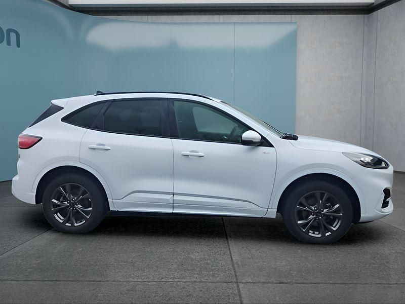 Gebraucht Ford Kuga 224 PS (164 kW) 2022 Weiß SUV