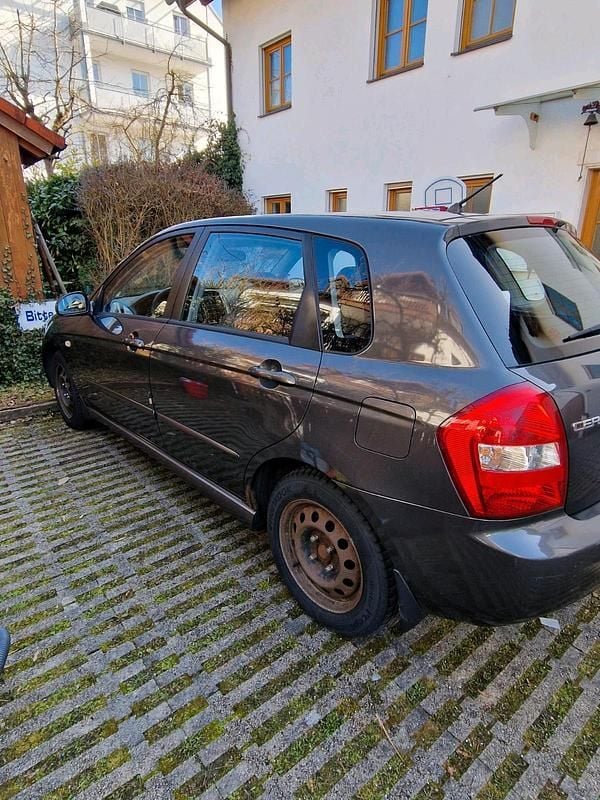 Gebraucht Kia Cerato EX 143 PS (105 kW) 2004 Grau Kombi