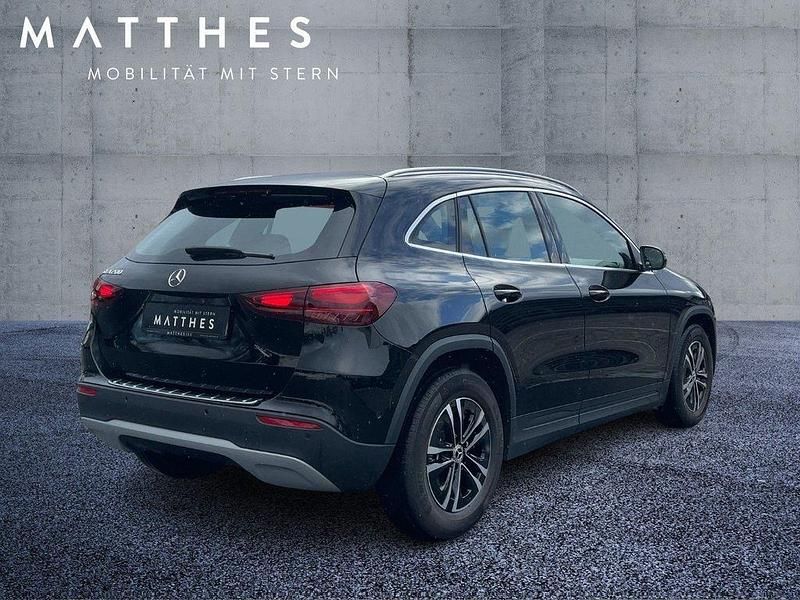 Gebraucht Mercedes GLA200 163 PS (119 kW) 2025 Schwarz SUV