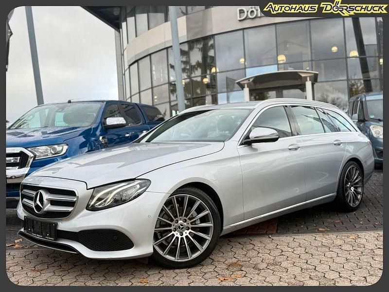 Silber Gebraucht 2017 Mercedes E200 Avantgarde Kombi | 19.090 € (Etwas zu teuer) - Bild 1/4