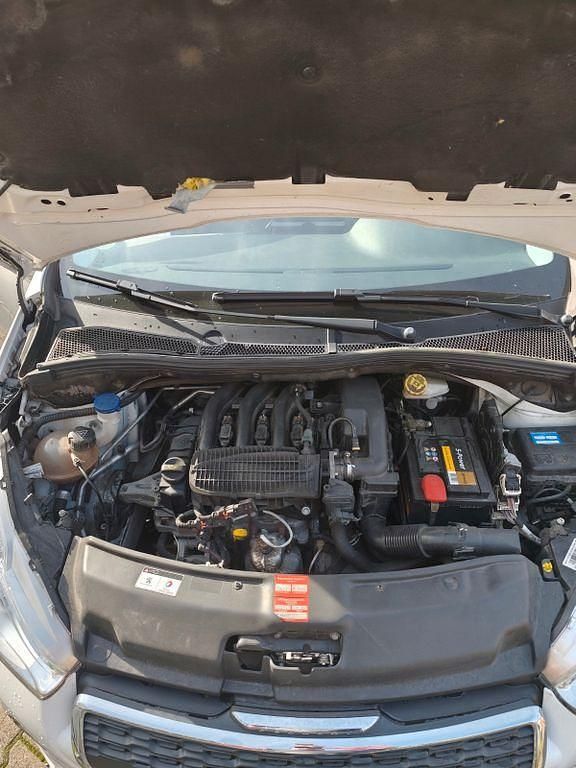 Gebraucht Peugeot 208 Active 82 PS (60 kW) 2013 Weiß Kleinwagen