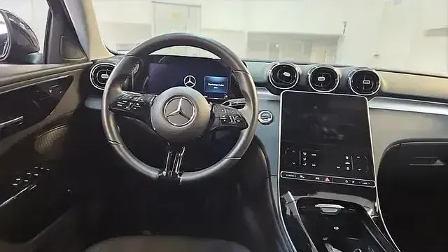 Gebraucht Mercedes C220 205 PS (150 kW) 2023 Schwarz Kombi