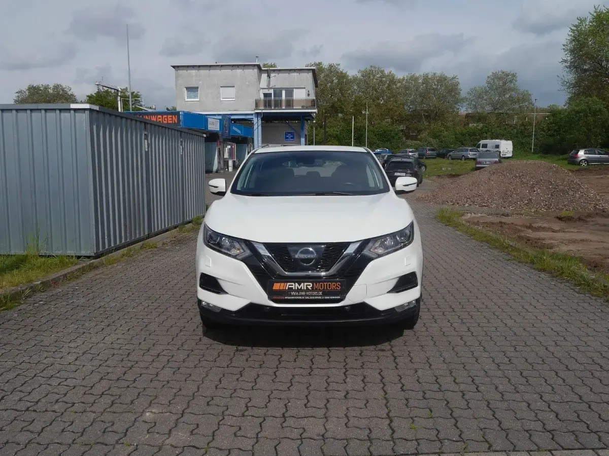 Gebraucht Nissan Qashqai Acenta 163 PS (119 kW) 2018 Weiß SUV