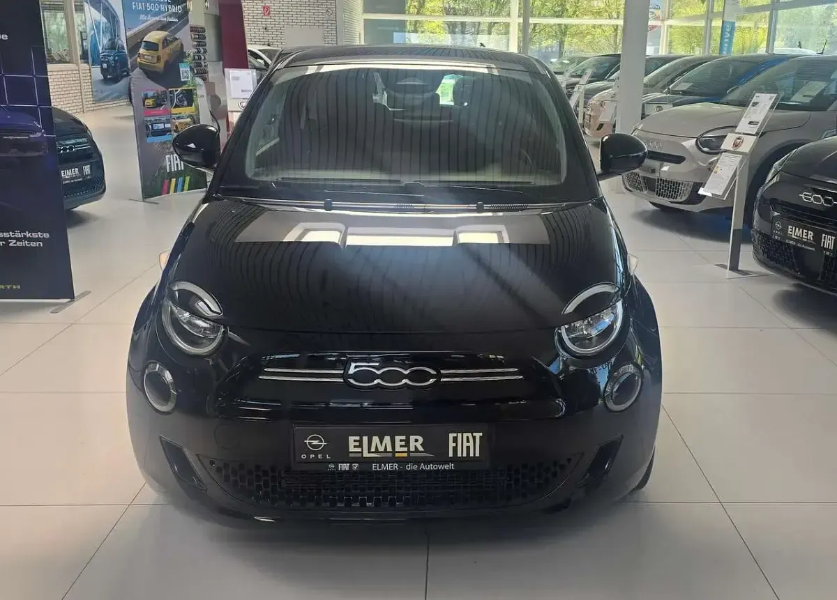 Gebraucht Fiat 500e 86 kW (118 PS) 2024 Colore esterno (onyx schwarz) Limousine