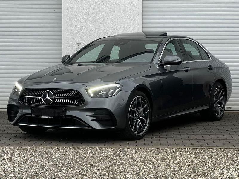 Selenitgrau Gebraucht 2022 Mercedes E300 AMG line Limousine | 42.790 € (Teuer) - Bild 1/4