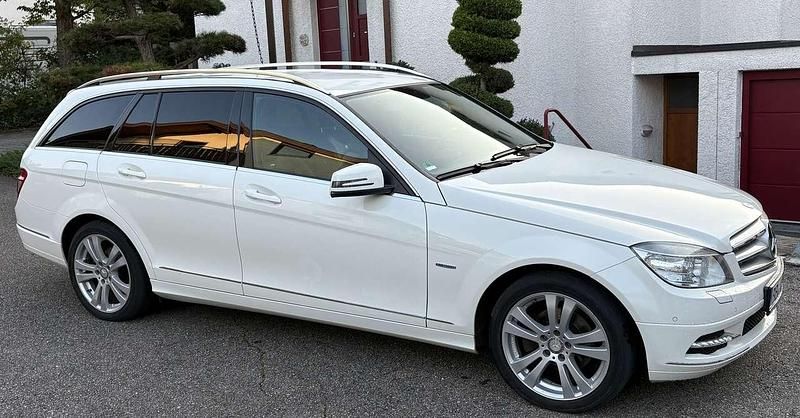 Weiß Gebraucht 2010 Mercedes C180 Avantgarde Kombi | 6.800 € (Fairer Preis) - Bild 1/4