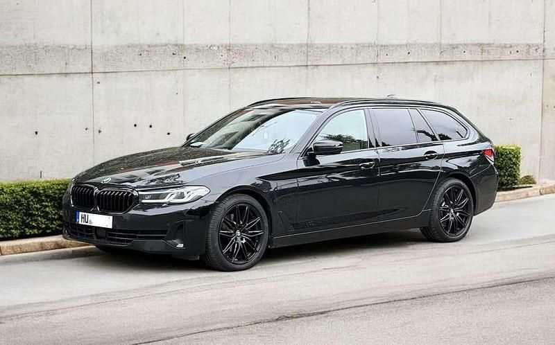 Schwarz Gebraucht 2021 BMW 520 Luxury Line Kombi | 35.000 € - Bild 1/4