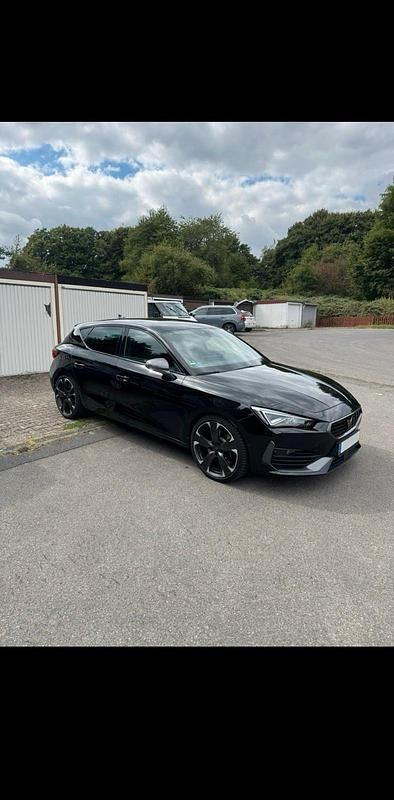 Schwarz Gebraucht 2023 Cupra Leon VZ2 Limousine | 28.990 € (Guter Preis) - Bild 1/4