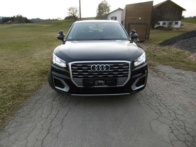 Brillantschwarz Gebraucht 2020 Audi Q2 Sport SUV | 15.900 € (Guter Preis) - Bild 1/4