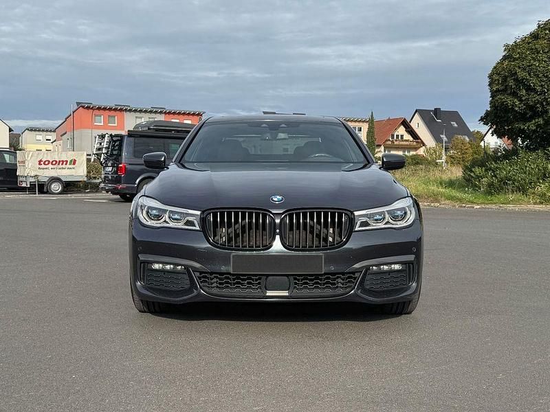 Gebraucht BMW 740 M Sport 326 PS (239 kW) 2018 Grau Limousine