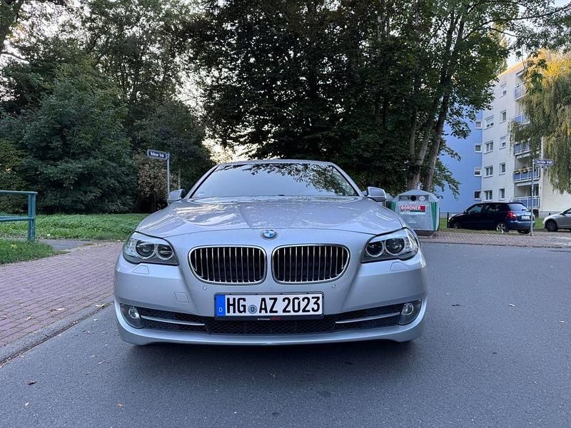 Silber Gebraucht 2013 BMW 525 Kombi | 11.500 € (Guter Preis) - Bild 1/4