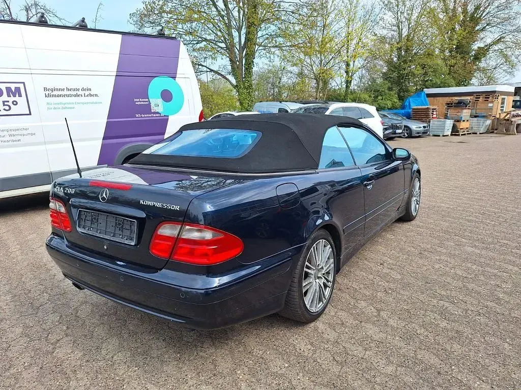 Gebraucht Mercedes CLK200 Avantgarde 163 PS (119 kW) 2001 Blau Cabrio