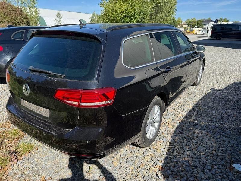 Gebraucht VW Passat Comfortline 150 PS (110 kW) 2017 Schwarz Kombi