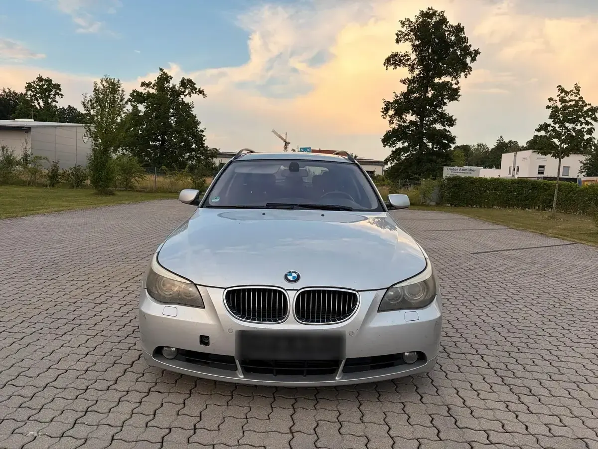 Gebraucht BMW 530 231 PS (169 kW) 2006 Grau Kombi