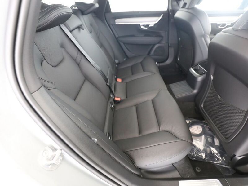 Gebraucht Volvo V90 Plus 341 PS (250 kW) 2025 Vapour grey / metallic Kombi