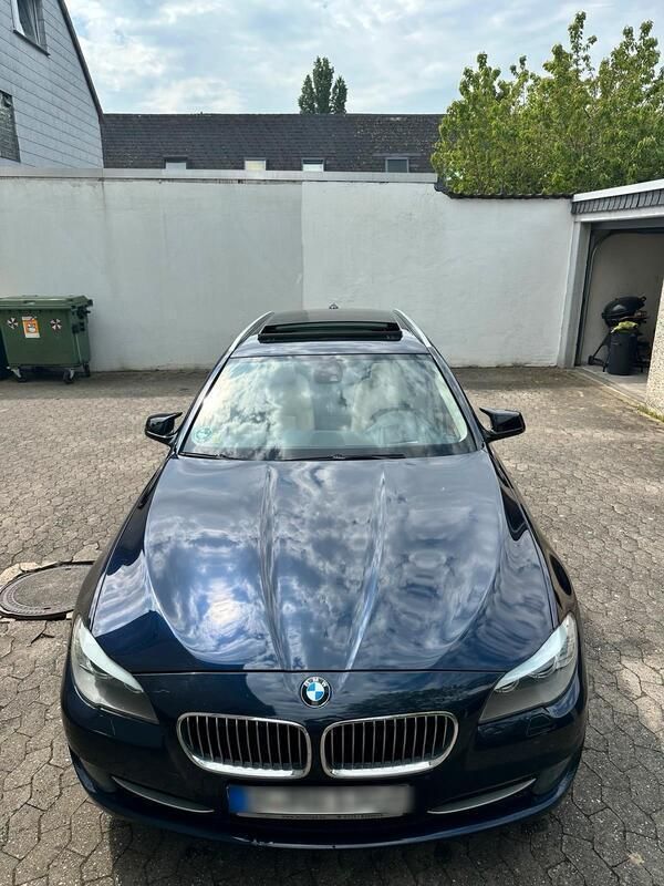 Blau Gebraucht 2012 BMW 525 Kombi | 9.300 € (Guter Preis) - Bild 1/4