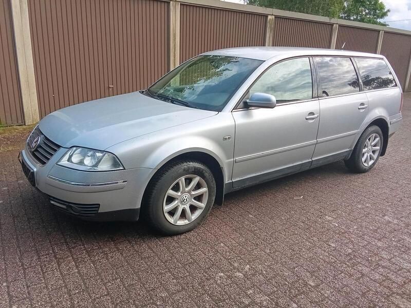 Silber Gebraucht 2001 VW Passat Kombi | 500 € (Superpreis) - Bild 1/4