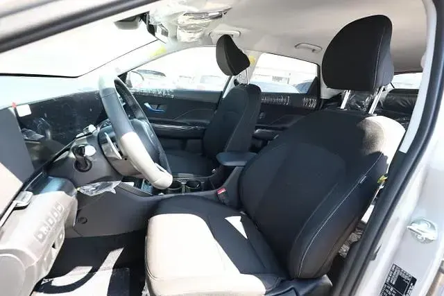 Neu Hyundai Kona N Line 150 PS (110 kW) 2026 Shimmering silver metallic shimmering silver metallic SUV