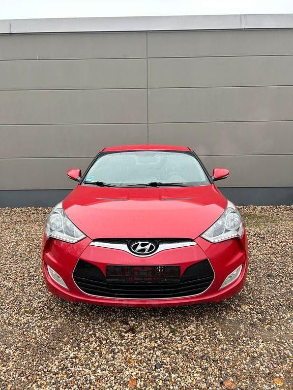 Rot Gebraucht 2013 Hyundai Veloster Coupé | 2.999 € (Superpreis) - Bild 1/4