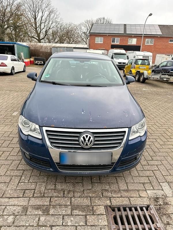 Second-hand VW Passat 140 CP (102 kW) 2006 Albastru Berlinǎ