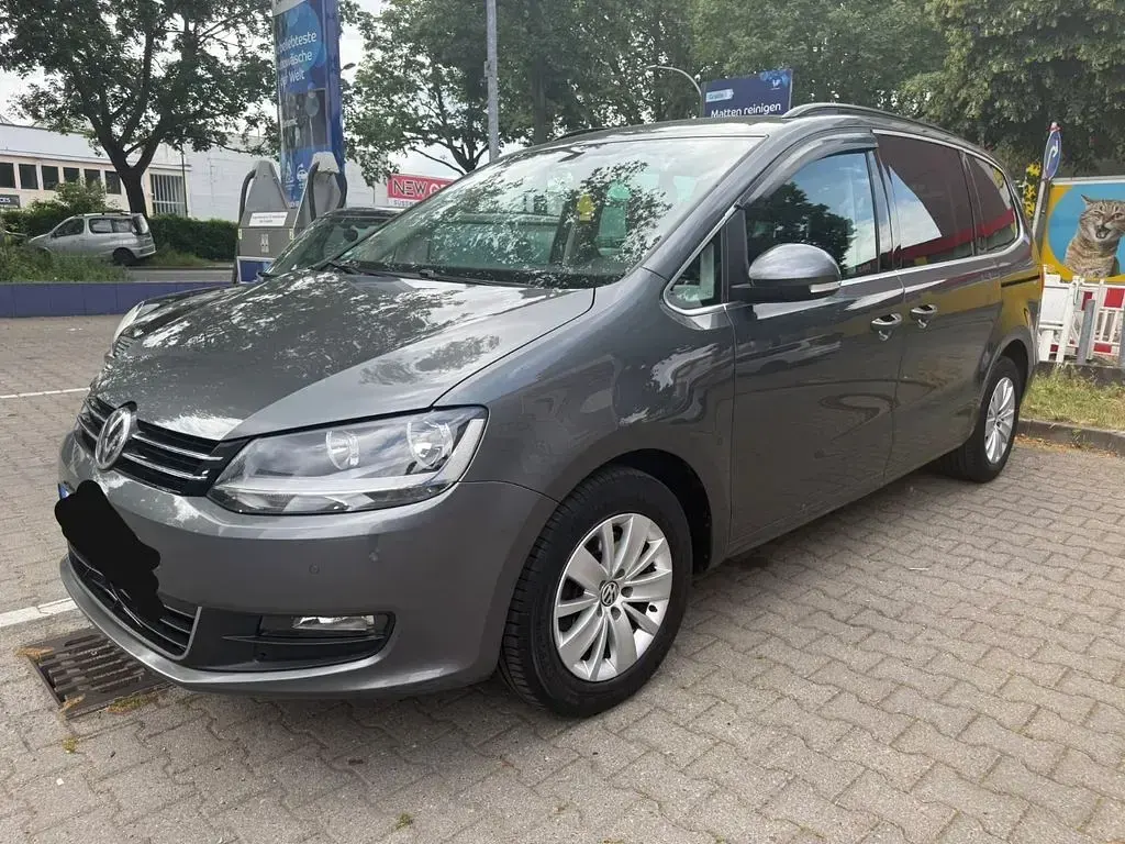 Gebraucht VW Sharan Highline 150 PS (110 kW) 2019 Grau Van / Kleinbus