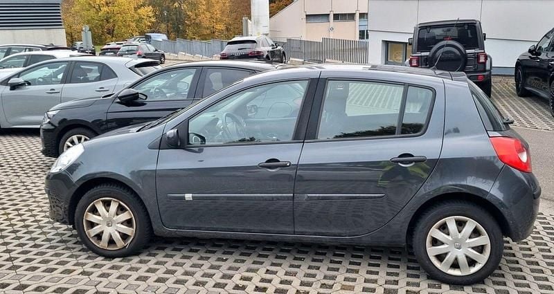 Gebraucht Renault Clio II Dynamique 101 PS (74 kW) 2007 Schwarz Limousine
