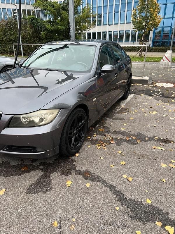 Grau Gebraucht 2008 BMW 318 Limousine | 3.000 € (Superpreis) - Bild 1/4