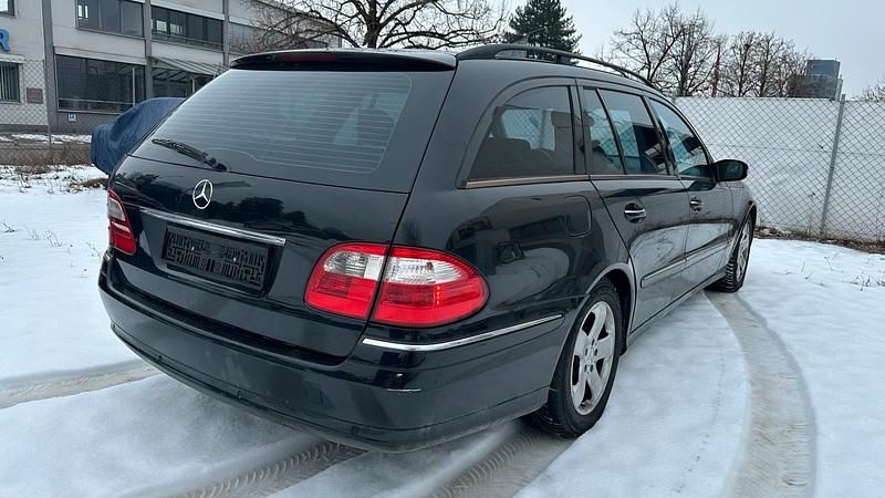 Gebraucht Mercedes E270 177 PS (130 kW) 2004 Schwarz Kombi